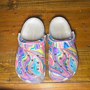 Crocs tie dye